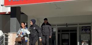 Bebeğinin bezinde uyuşturucu saklayan anne tutuklandı