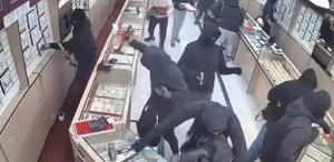 Her şey 1 dakikada oldu 75 milyon liralık dev soygun kamerada