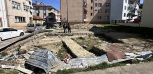 160 bin TL’ye satın aldığı arsada tarihi cami kalıntıları çıktı, eli kolu bağlandı