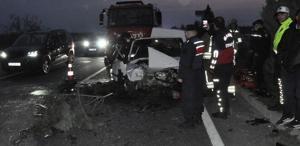 Manisa’da feci kaza: 2 ölü, 5 yaralı