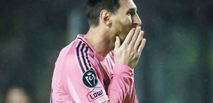 Lionel Messi 900. golünü attığı maçta kabusu yaşadı