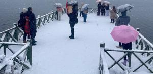 İstanbul’un yanı başı beyaza büründü Yerde 20 santimetre kar var