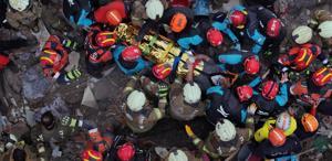 Fatih’te çöken binalarda enkaz altında kalanlar böyle kurtarıldı