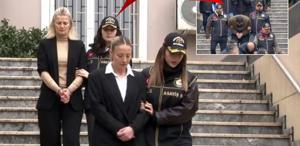 Gözaltındaki Aleyna Kalaycıoğlu ve annesi görüntülendi Katil zanlısının hareketi dikkat çekti