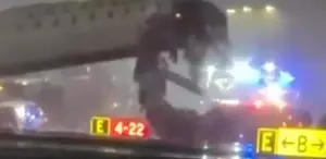 Pistte feci kaza Yolcu uçağı itfaiye aracıyla çarpıştı