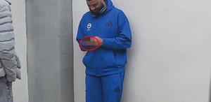 Fenerbahçe’de olay yaratan görüntü: Maç öncesi sigara içti