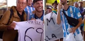 Havaalanına gelen turisti yeni transfer gibi karşıladılar, sonrası daha komik