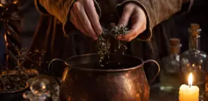 Kız arkadaşına büyü yaptırmak istedi Kaptırdığı para öyle böyle değil