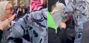 Kabe’de skandal Türk hacı, başörtüsünden tutulup götürüldü