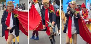 Trump’ın altına bez bağlayıp eline oyuncak verdiler