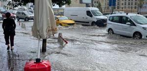 İstanbul’da yağmur durmayacak AKOM’dan yeni uyarı: Zorunlu olmadıkça çıkmayın