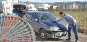 Oto yıkama işine giren Sivaslı Sezgin, bulduğu yöntemle kazancını katlıyor