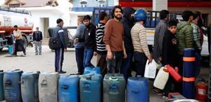 Dünyayı bekleyen büyük tehlike: Savaş biraz daha uzarsa yakıtta “karne“ dönemi başlayacak