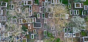 Arnavutköy’de mezarlık sular altında kaldı