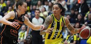 Fenerbahçe Opet, Galatasaray’ı bir kez daha devirdi