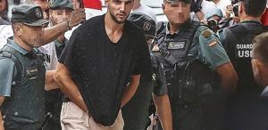 Yıldız isme şok suçlama: İki kadınla ilişkiye girip...