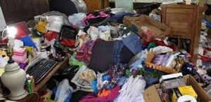 Biriktirme hastalığı felaketle bitti: 57 yaşındaki kadın kendi evinde eşyaların altında can verdi