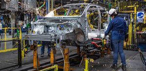 Otomotiv devi elektrikli araç üretimini durdurdu Binlerce kişi işten çıkarılıyor