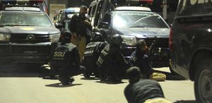 Pakistan’da polis karakoluna saldırı: 5 ölü