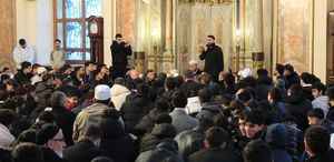 TÜGVA İstanbul’dan seher vakti buluşması: 1453 genç Dolmabahçe Camii’nde