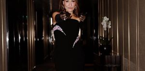 Gupse Özay yeni imajıyla dikkat çekti