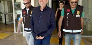 Ahmet Aras’ın danışmanının attığı taciz mesajları ortaya çıktı