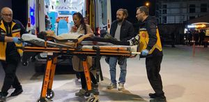 Aşk üçgeni bıçaklı kavgaya dönüştü: 2 yaralı