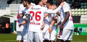 Vanspor, Serik Spor karşısında farka koştu