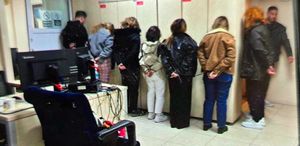 İşte polislerle dalga geçen şahısların emniyetteki görüntüsü