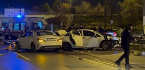 Bagajından eşya almak için arabadan indi, feci şekilde hayatını kaybetti