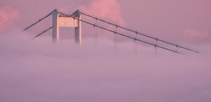 İstanbul Boğazı sis bulutlarının arasında kayboldu