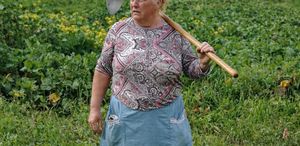 İspanya’da tarlada çalışan kadın Trump’a benzerliğiyle gündem oldu