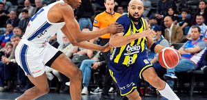 Fenerbahçe Beko, derbide Anadolu Efes’i farklı geçti