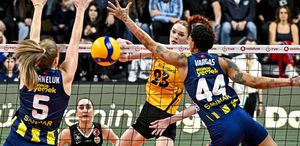 VakıfBank, Fenerbahçe karşısında seride öne geçti