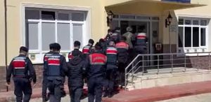 Jandarmadan şok baskın Doktor ve eczacılar tutuklandı