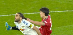 Geceye damga vuran kırmızı kart Hakem tereddüt etmedi