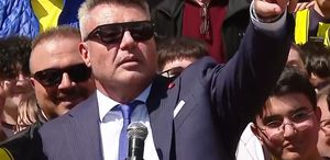 Saran’dan sözünü kesen taraftarlara: Bak bir daha almam sizi maçlara, bir durun lan