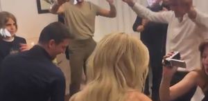 Cengiz Ünder’in nişan töreninde renkli anlar Fenerbahçeli futbolcular kurtlarını döktü