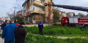 Evi ateşe verdi, babasını arayıp söyledikleri şok etti