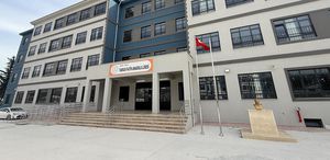 Mersin’de bir lise öğrencisi silahla yakalandı