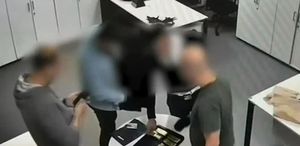 Interpol tarafından ’Kırmızı Bültenle’ aranan altın kaçakçısı İstanbul’da yakalandı