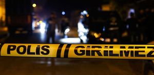 Seyir halindeki araçtan ateş açıldı, mermiler okula isabet etti