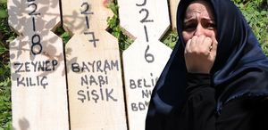 Saldırıda hayatını kaybeden 4 sınıf arkadaşı yan yana toprağa verildi