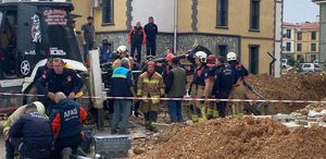 Manisa’da kanalizasyon çalışmasında göçük: 1 işçi toprak altında kaldı