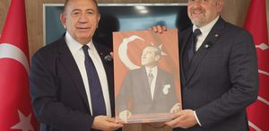 CHP’li Gürsel Tekin dünyada tanınmayan ülkenin cumhurbaşkanını ağırladı