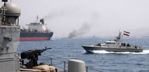 Hürmüz Boğazı’nı geçmeye çalışan 2 gemiye ateş açıldı
