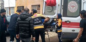 Boşanma aşamasında olduğu eşini dört yerinden bıçaklayıp eve kilitledi