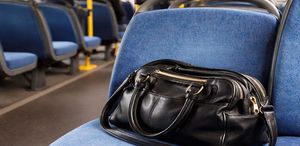 Otobüste unutulan çantadan servet çıktı