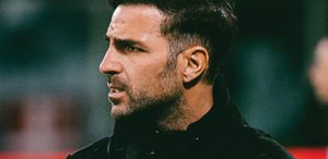 Cesc Fabregas, takımının finale çıkma umutlarını bitiren Hakan Çalhanoğlu’na methiyeler düzdü