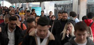 Sosyal medya ve doğum izni düzenlemelerini içeren kanun teklifi TBMM’de kabul edildi